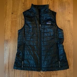 Patagonia women’s Nano Puff vest size Medium in black